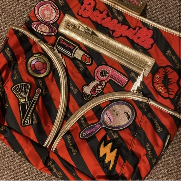 Betsey Johnson Betseyville Embroidered Makeup Patches Purse Handbag, Y2K - Picture 4 of 4